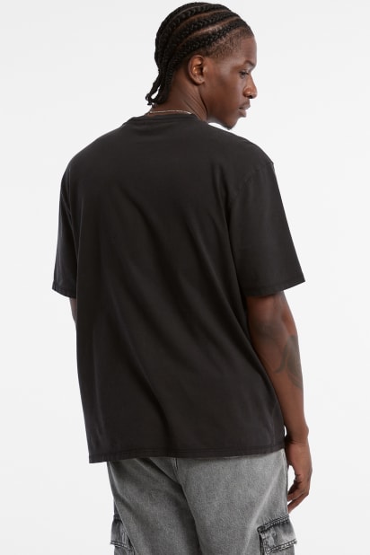 GUESS® GUESS Originals Striker Tee