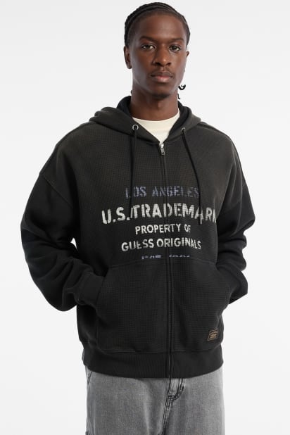 【ブラック(JTMU)】GUESS パーカー (W)GUESS Originals Hoodie GUESS - 【ブラック(JTMU)】GUESS パーカー (W)GUESS Originals Hoodie