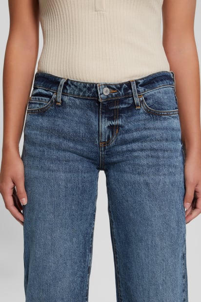 GUESS® Eco Low-Rise Slouchy Jeans