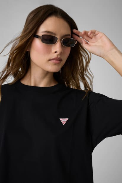 GUESS® Boxy Mini Triangle Tee