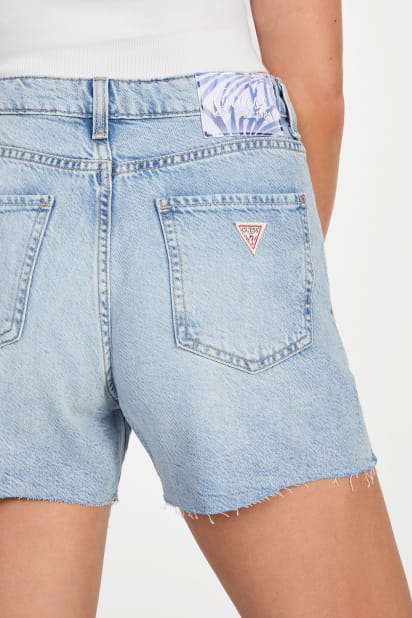 【ライトインディゴブルー(GRBG)】GUESS デニム ショートパンツ(W)RELAXED Midi Short GUESS® Eco Featherweight Relaxed Midi Denim Shorts