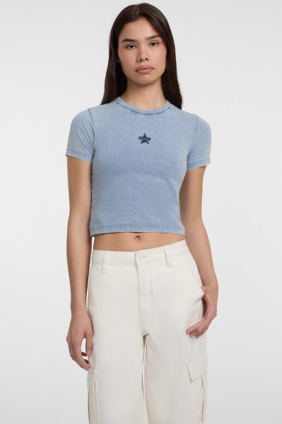 GUESS® Crewneck Star Crop Tee