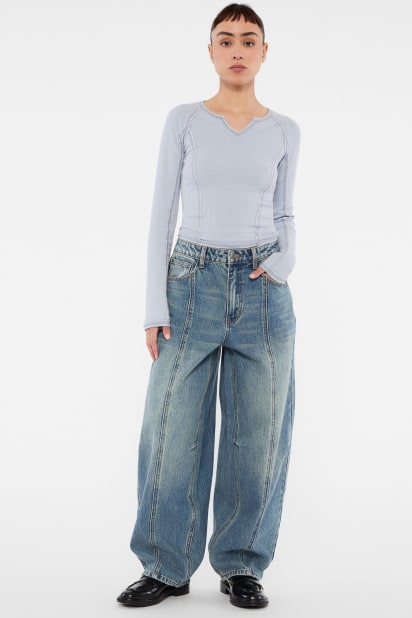 GUESS® GUESS Originals Tapered Baggy Jeans