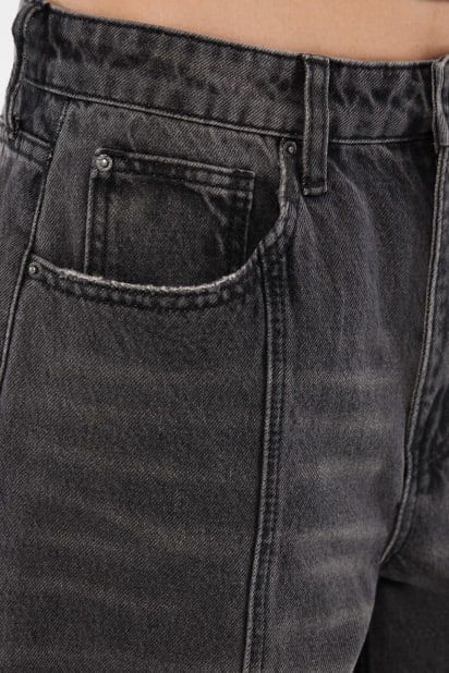 GUESS® GUESS Originals Tapered Baggy Jeans