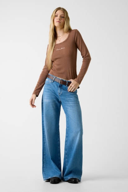 GUESS® G13 Low-Rise Extra Wide Leg Jeans