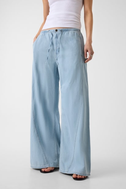 GUESS® Jogger extrawide leg jeans