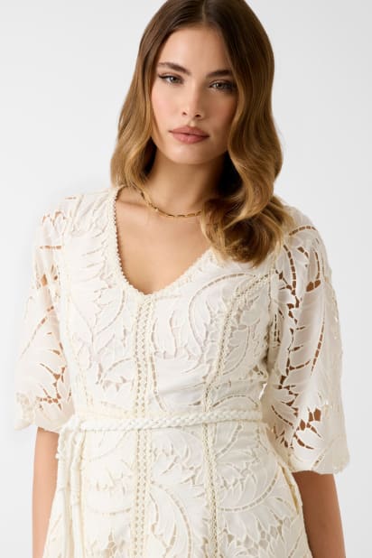 guess embroidered dress Secondhand GUESS Dresses