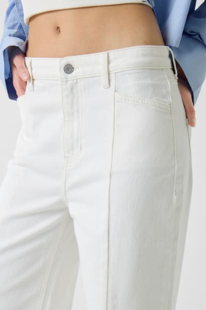 GUESS® G11 Seamed Crop Wide-Leg Jeans