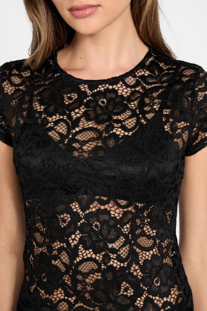 【クーポン期間中値下げ】Floral Lace Ruffled Top Delicate Flair Floral Lace Tie-Front Top | Windsor