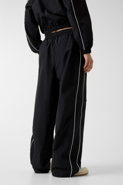 GUESS® Logo joggers