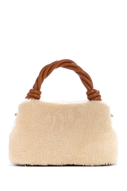 【キャメル(NTC)】GUESS ショルダーバッグ (W)SHAIDA Top Handle Crossbody SHAIDA Top Handle Crossbody ショルダーバッグ | GUESS(ゲス) JAPAN