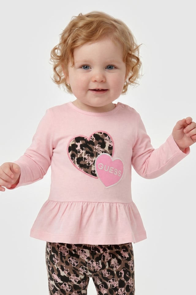 Conjunto de camiseta y leggings