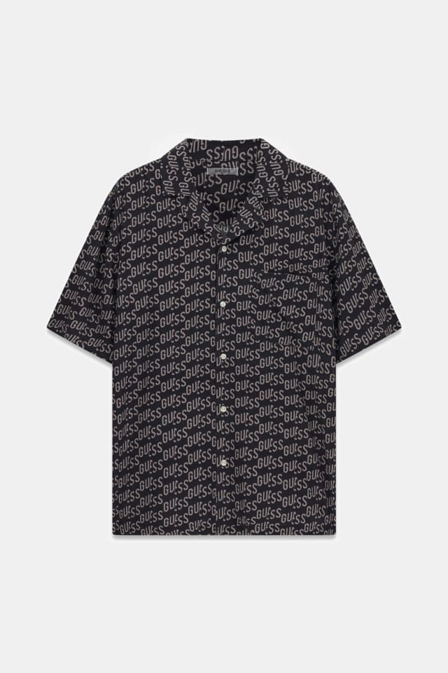 Camisa com logo impresso