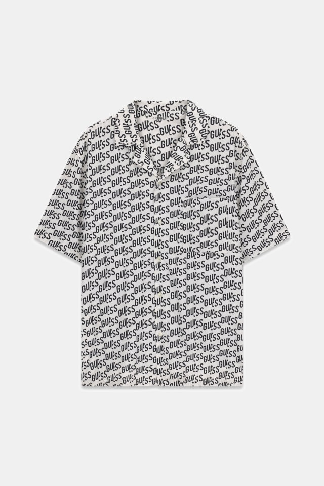 Camisa com logo impresso
