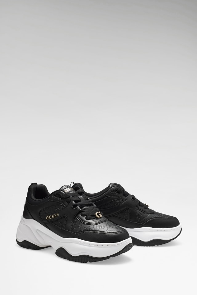 Hacha faux leather running shoes