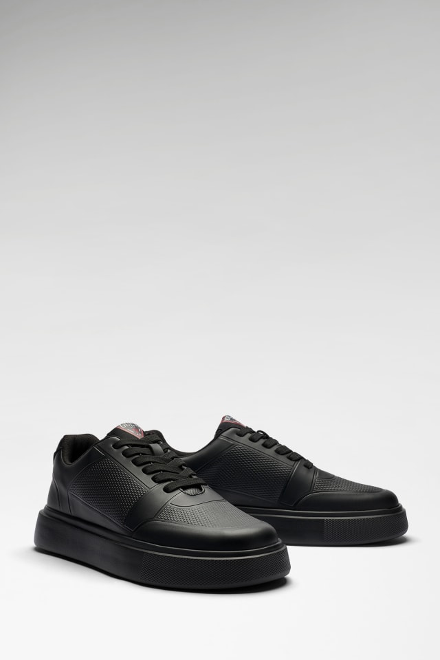 Sneakers con logo Pleziar
