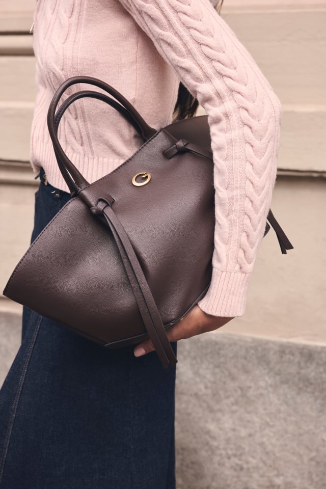 Bolso de mano Allegra de cuero sintético