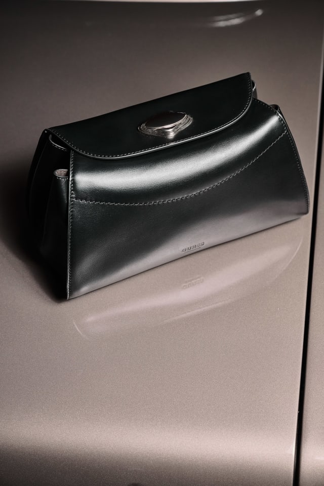 Sac à bandoulière en cuir véritable Leonie