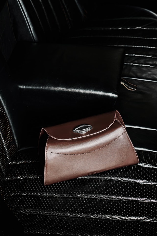 Sac à bandoulière en cuir véritable Leonie