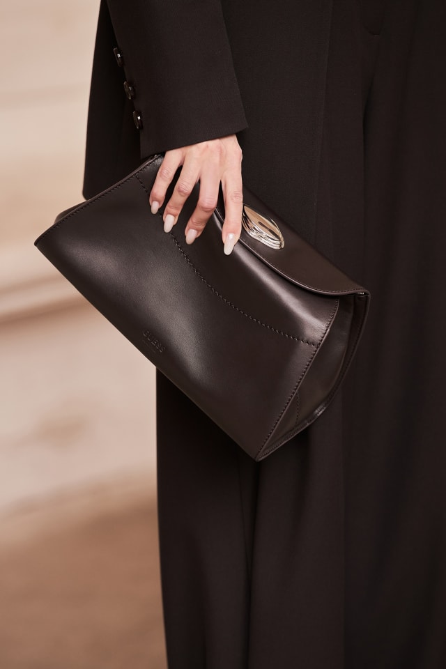 Sac à bandoulière en cuir véritable Leonie
