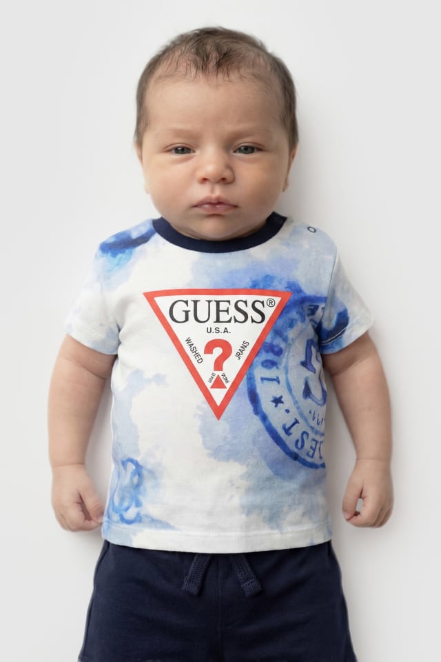 Conjunto de t-shirt e calções