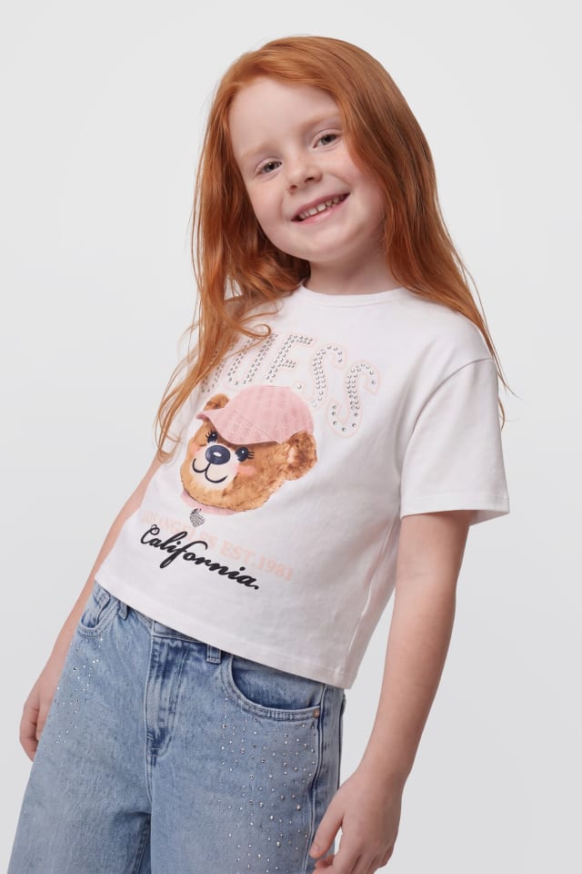 Camiseta com logotipo estampado