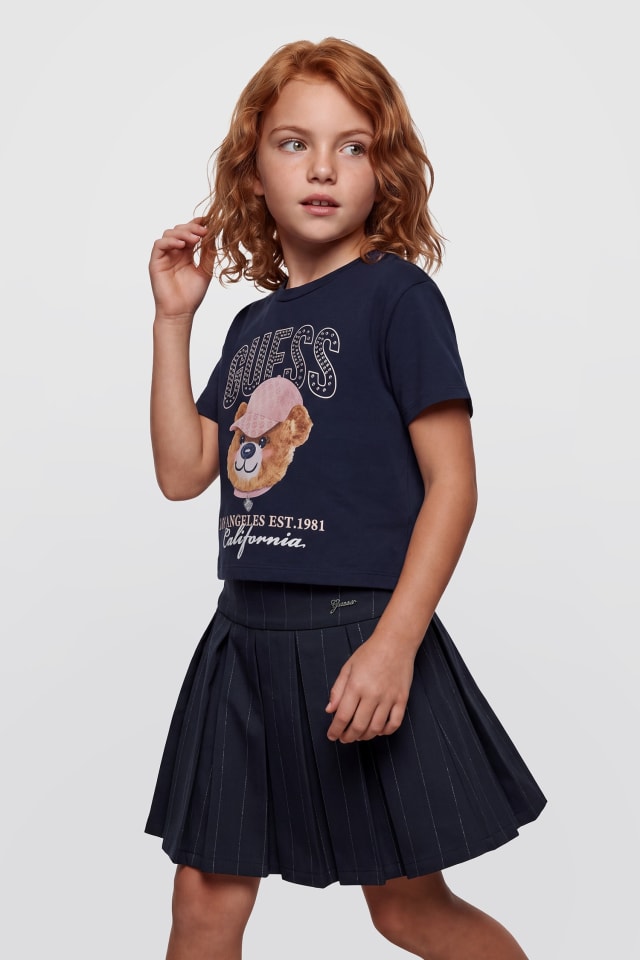 Camiseta com logotipo estampado