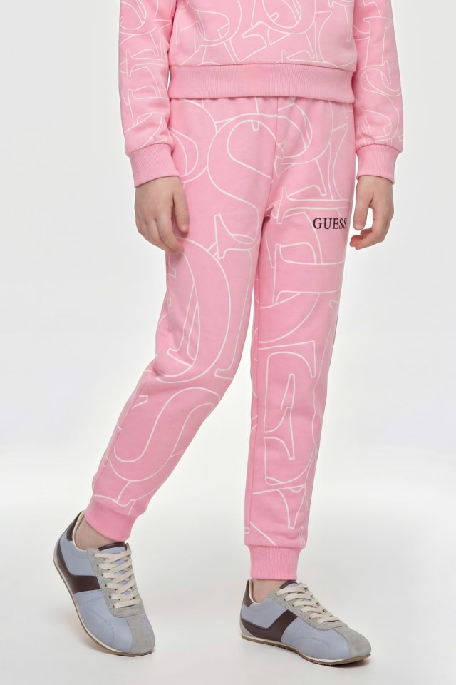 Pantalones con logo por todas partes