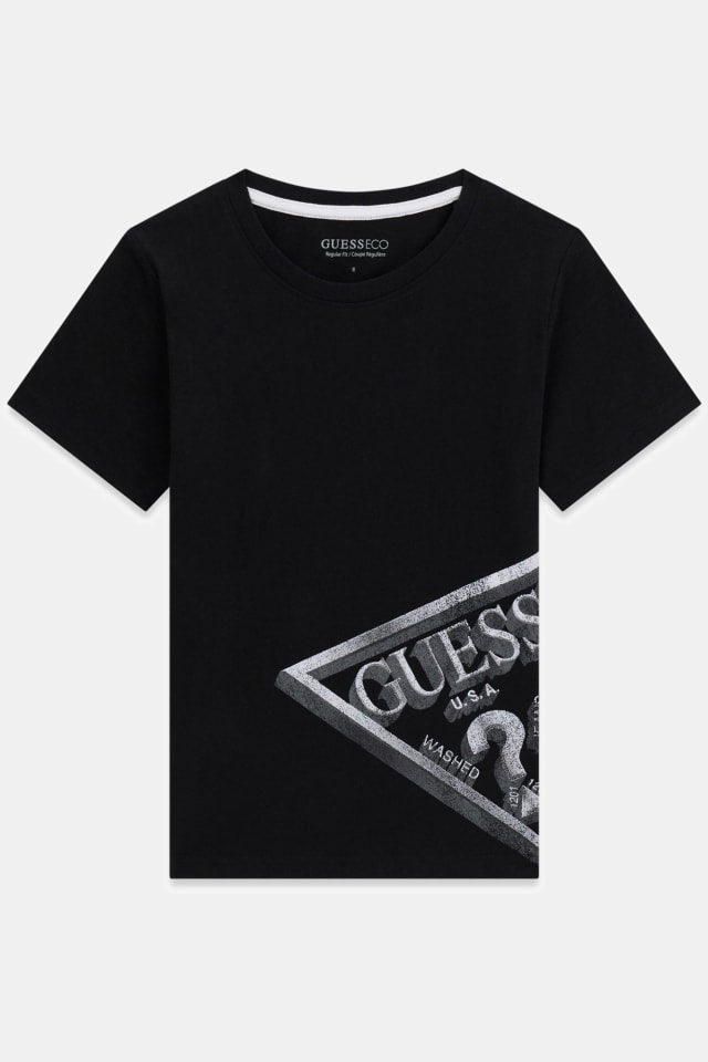 Camiseta com logo impresso