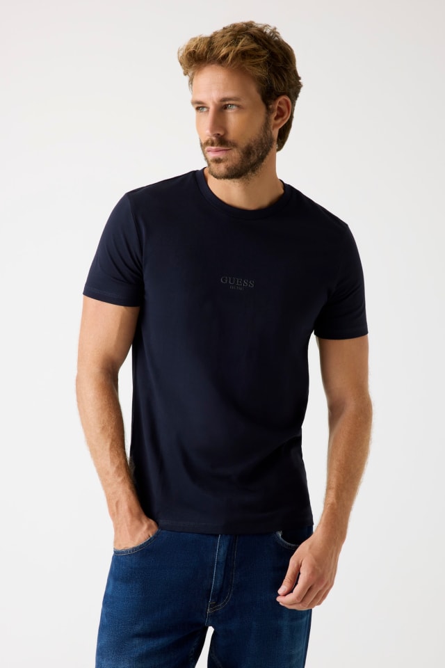 Camiseta con logotipo pequeño