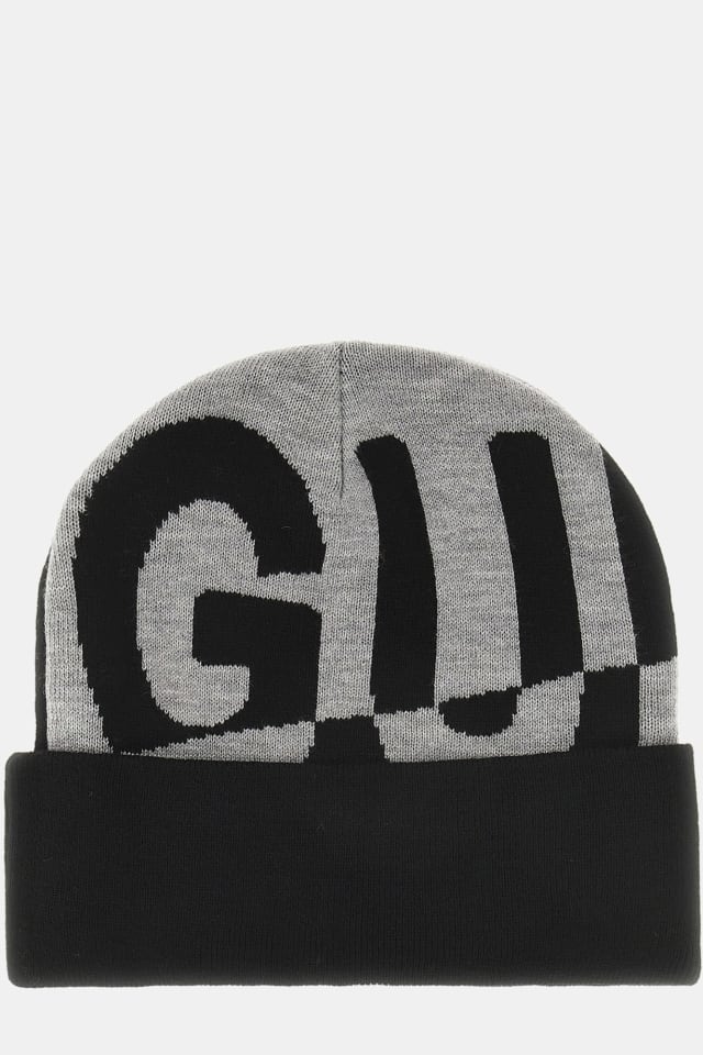 Macro logo hat