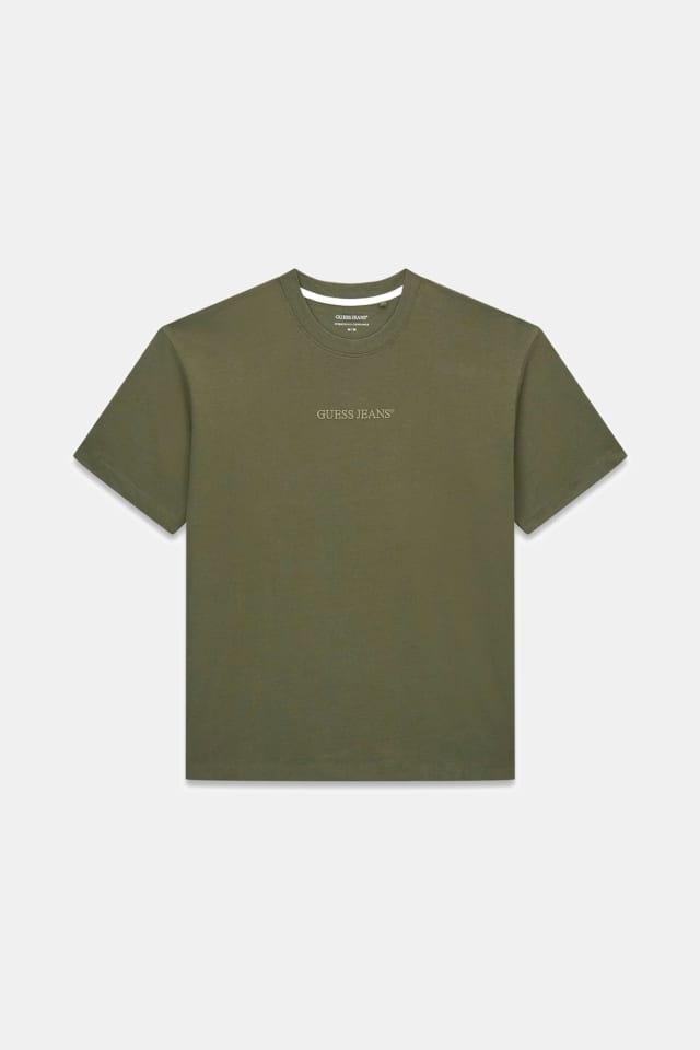 Camiseta con logotipo bordado