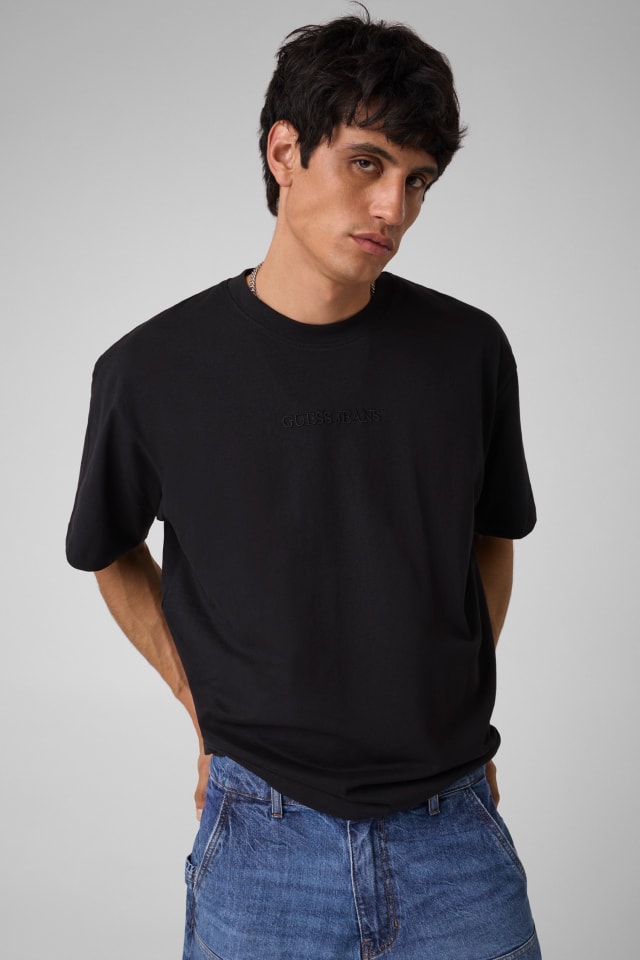 T-shirt com logo bordado