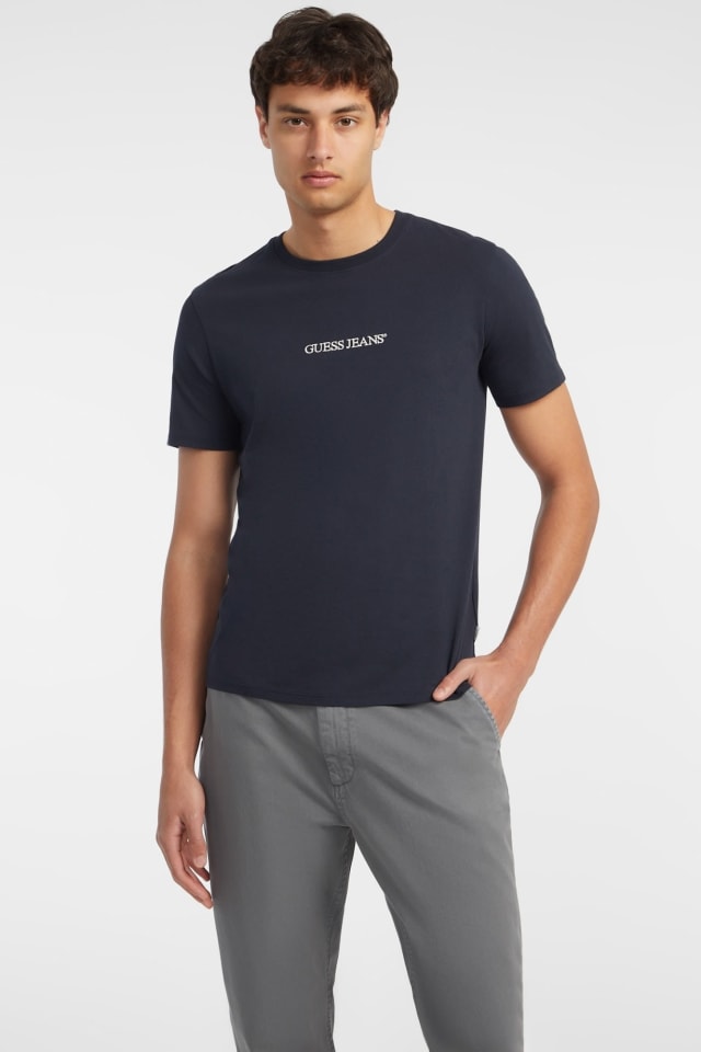 Camiseta con logotipo bordado corte slim