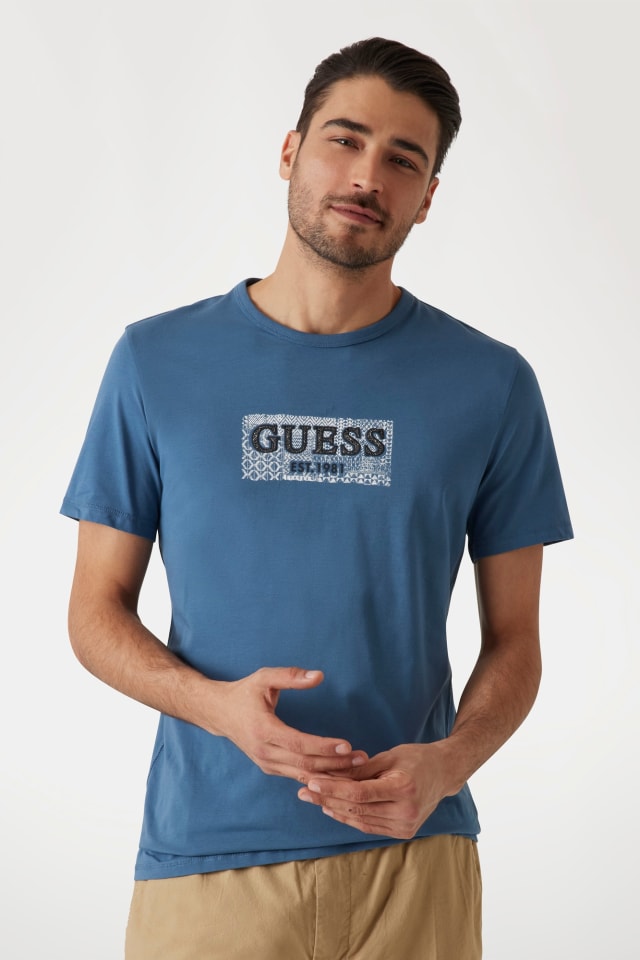 Front logo T-shirt