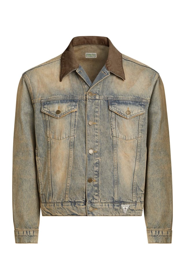 Cazadora vaquera modelo trucker