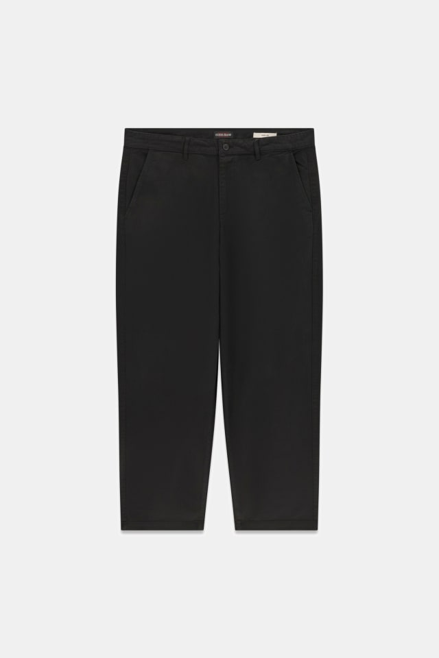 Pantalón ancho modelo chino