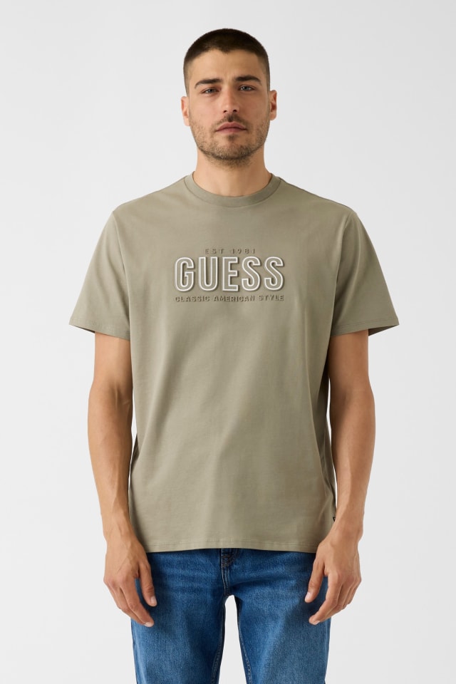 T-shirt com logo em relevo