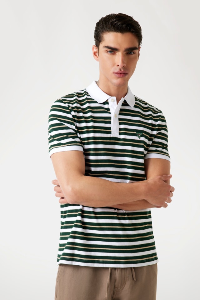 Polo &agrave;s riscas