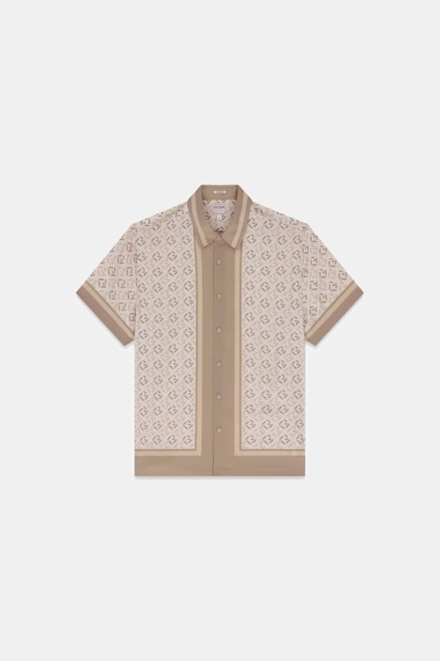 Camiseta com logotipo