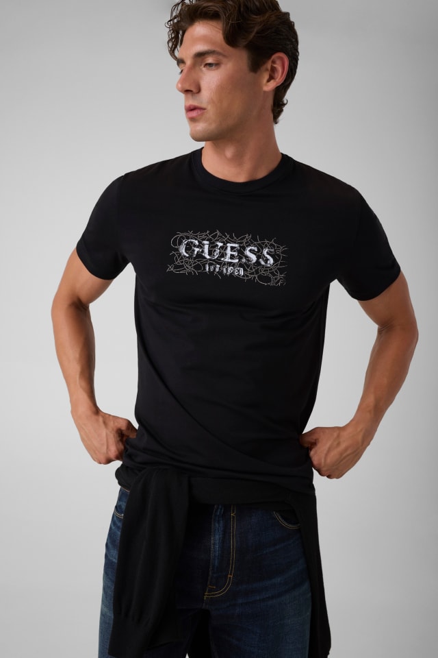 Camiseta com logo impresso