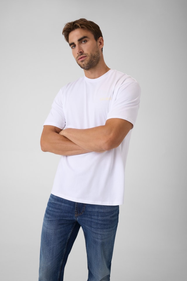 Camiseta com logo