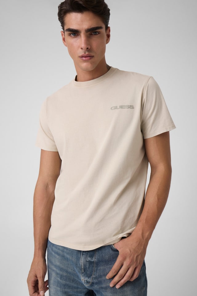Camiseta com logo