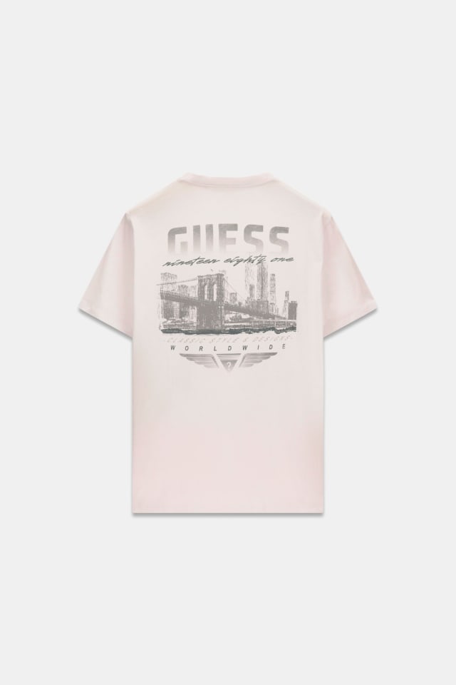 Camiseta com logo impresso