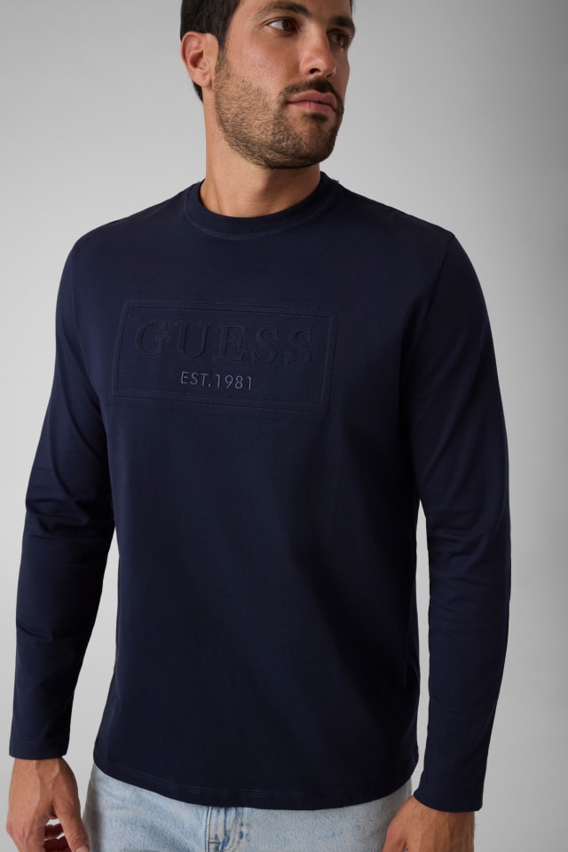 Camiseta con logo en relieve