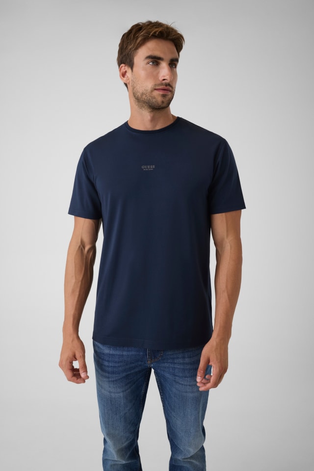 Camiseta com logo impresso