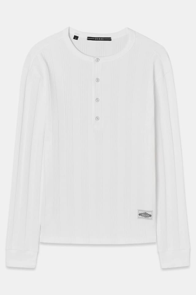 Camiseta com botões