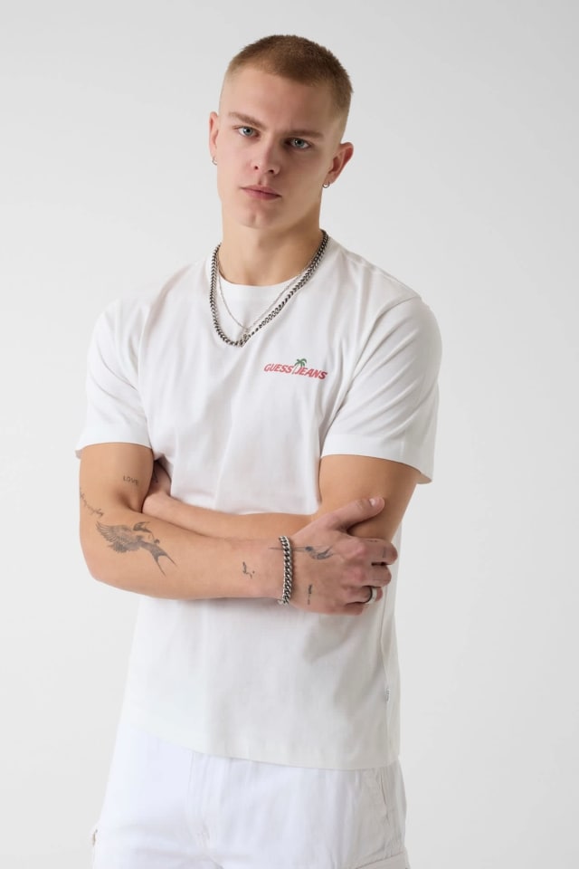 Camiseta con logo impreso