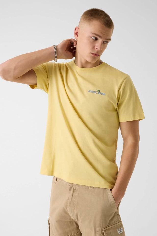 Camiseta con logo impreso