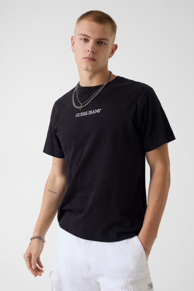 Camiseta con logo impreso